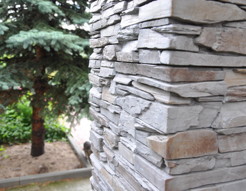 сланец в интерьере дома